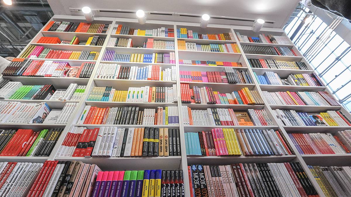Собянин: Более 15 миллионов книг доступно москвичам по единому читательскому билету