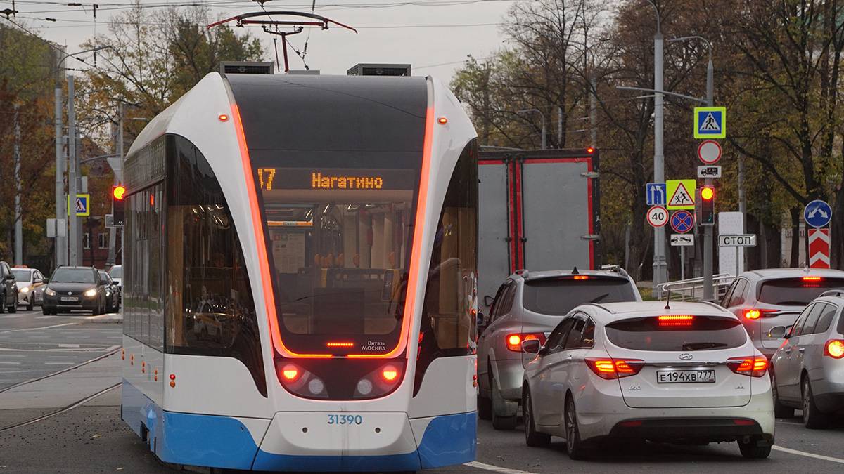 Ряд трамваев задерживаются на Варшавском шоссе по техническим причинам