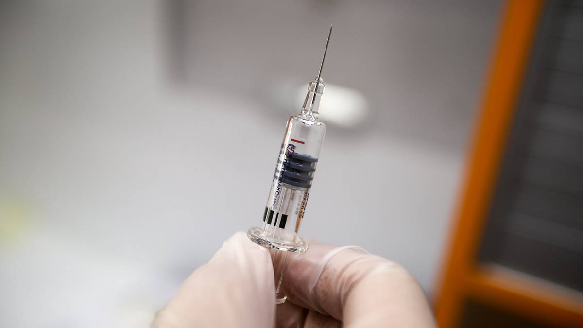 В Москве будут исследовать обновленную вакцину от коронавируса
