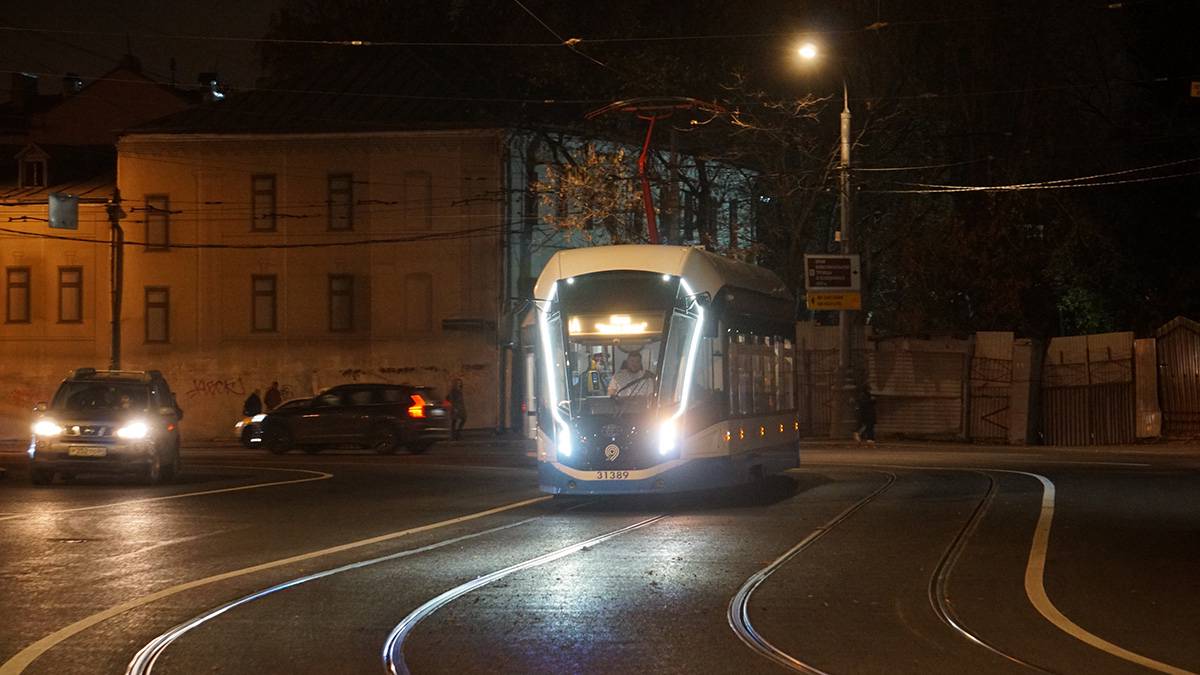 Трамваи № 7 и 50 задерживаются в центре Москвы