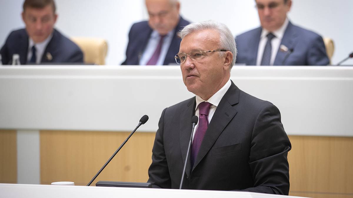 Экс-губернатора Красноярского края Усса избрали сенатором от региона