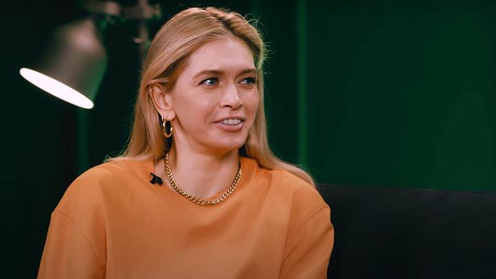 «Меня всегда это забавляло»: Вера Брежнева рассказала о своей настоящей профессии