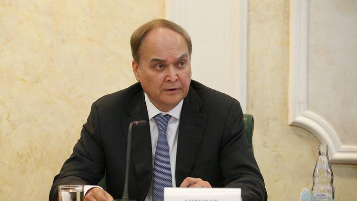 Антонов заявил о противоречиях в позиции США о биолабораториях на Украине