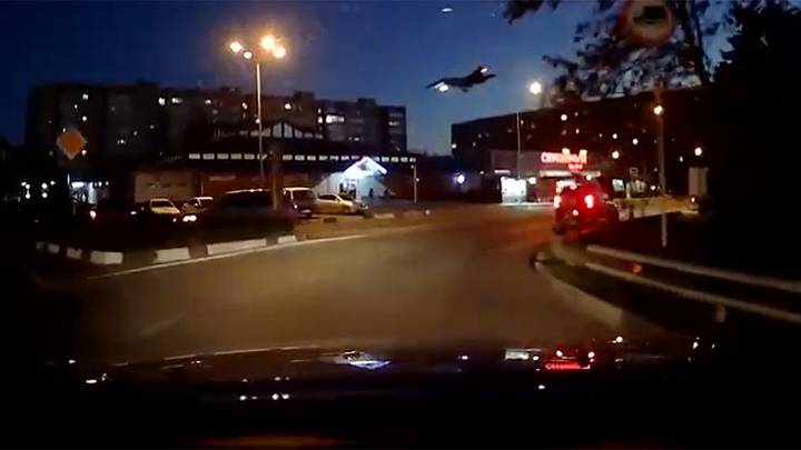 Момент падения истребителя в Ейске попал на видеорегистратор