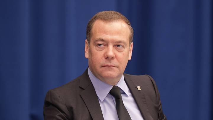Медведев пригрозил «ударами возмездия» в случае атаки Украины по Крыму