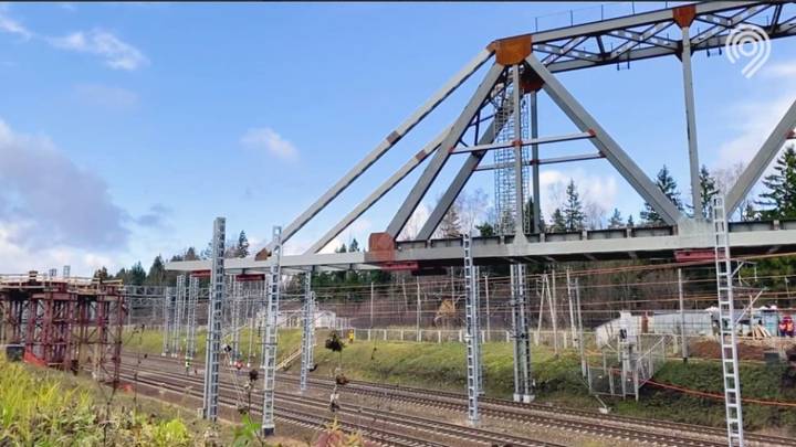 Основные работы по надвижке путепровода в Малине завершились