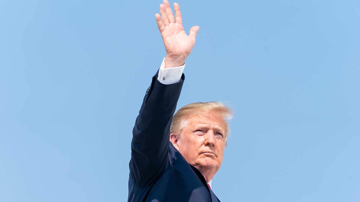 «Сбейте шар!»: Трамп призвал устранить китайский воздушный шар над США