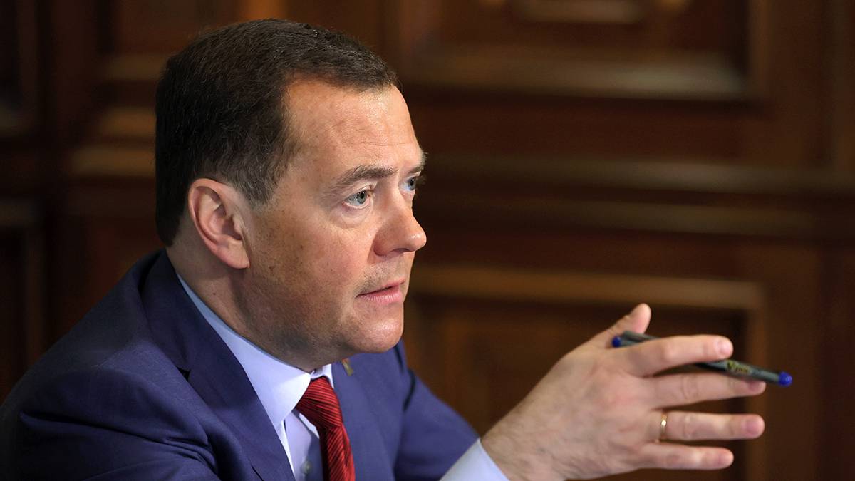 «Американцы вконец оборзели»: Медведев прокомментировал инцидент с беспилотником в Черном море