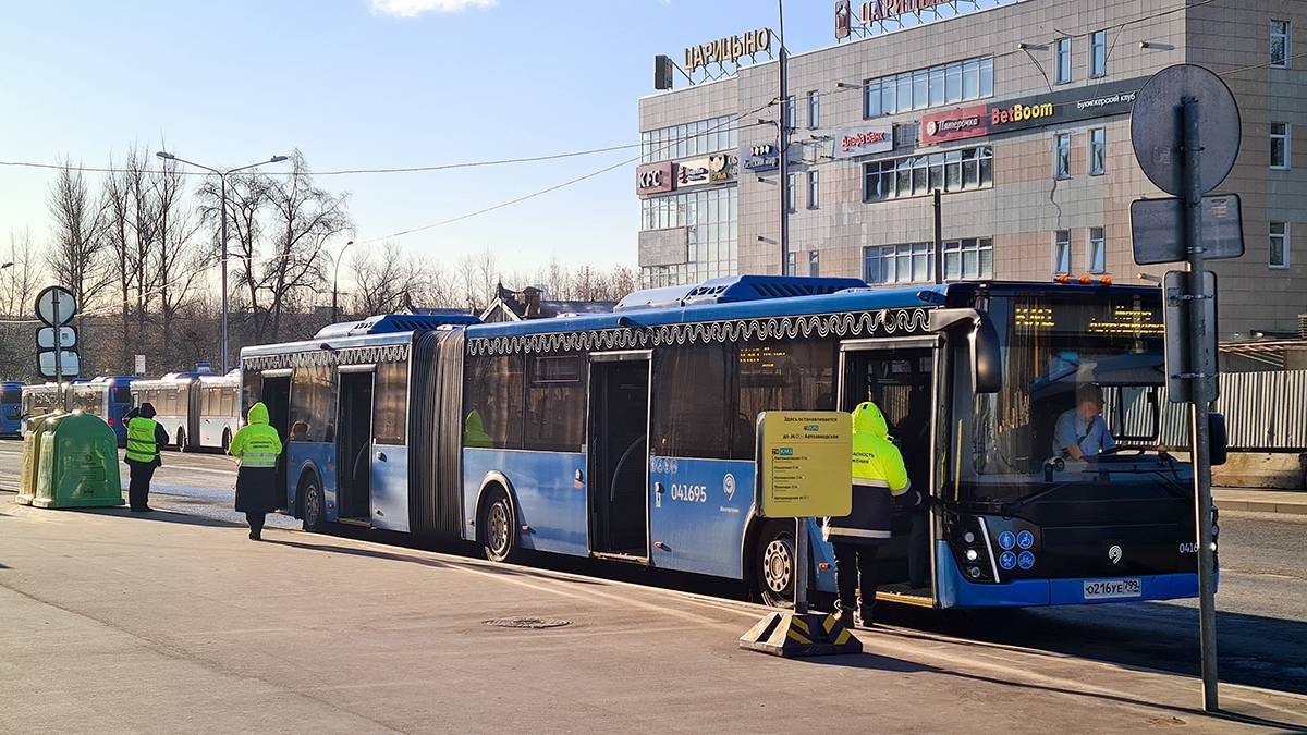 Автобус в москве фото