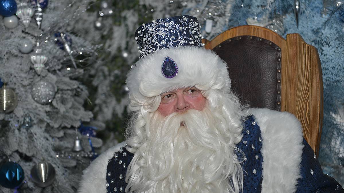 Russpass опубликовал обзор Дедов Морозов в разных регионах России 