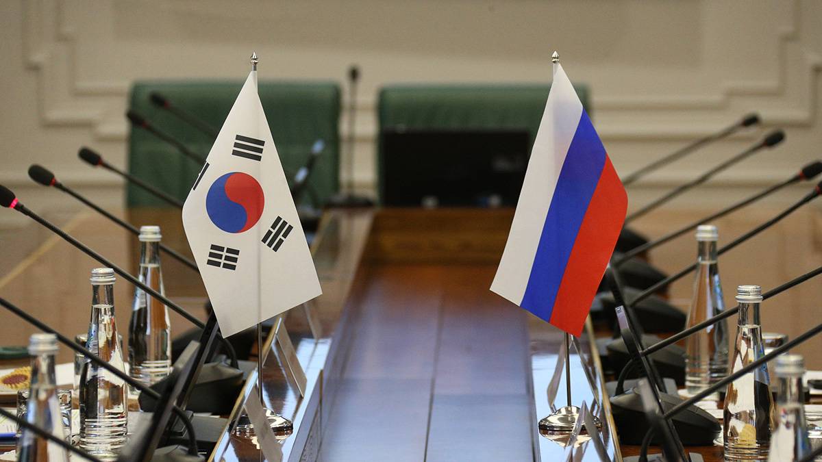 Южная Корея ввела санкции против двух российских физлиц за связи с КНДР
