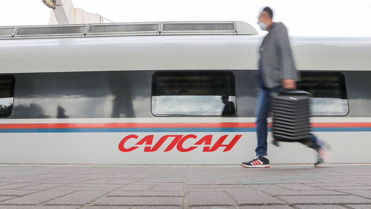 В РЖД объяснили, в какие поезда не пускают провожающих