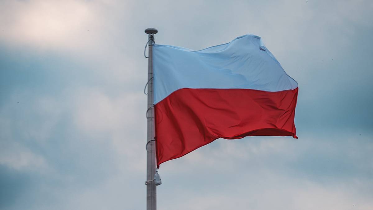 Несколько человек арестовали в Польше из-за диверсий якобы по заказу РФ 