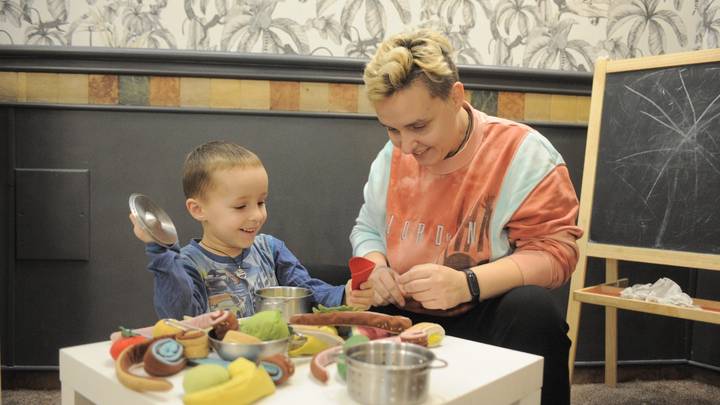 Бедность за чертой: как правительство Москвы помогает малоимущим жителям повысить свой доход