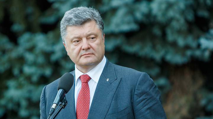 Порошенко заявил, что Минские соглашения позволили Киеву отстроить армию