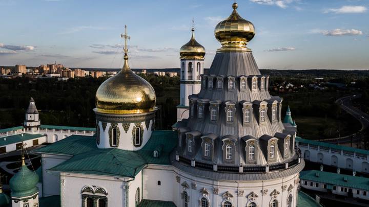 Русская Палестина — подмосковная Истра: золотые купола и катушки Теслы