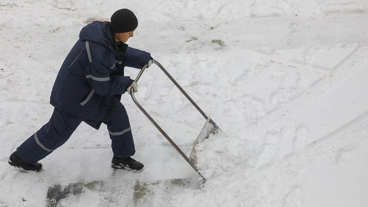 Столичные коммунальщики подготовили к зиме более 700 объектов в Донецке