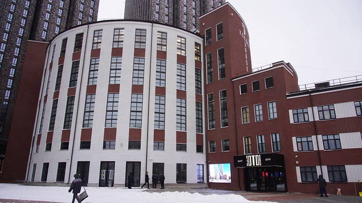 Дыхание конструктивизма и нейросети-художники: пять необычных выставок января