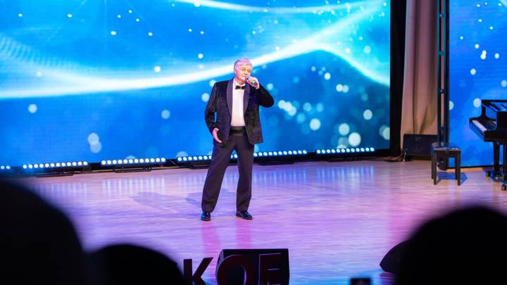 Александр Зорин