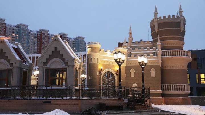 Открываем школы, парки и стадионы для жителей. «МВ» продолжает знакомить с новыми знаковыми объектами на юго-востоке столицы