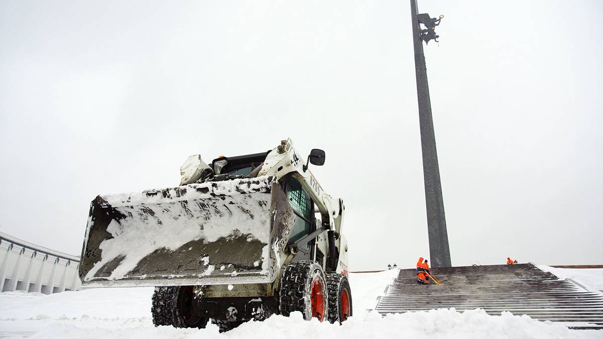 Городские службы работают в усиленном режиме из-за снегопадов в Москве