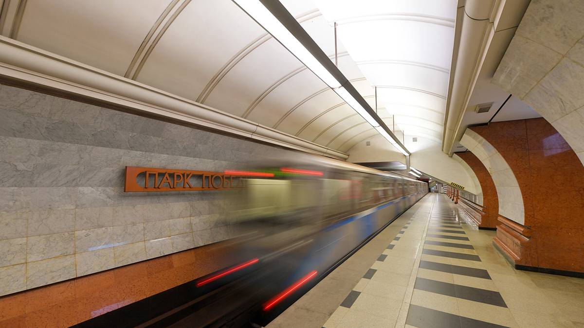 Интервалы движения поездов увеличили на Арбатско-Покровской линии метро Москвы