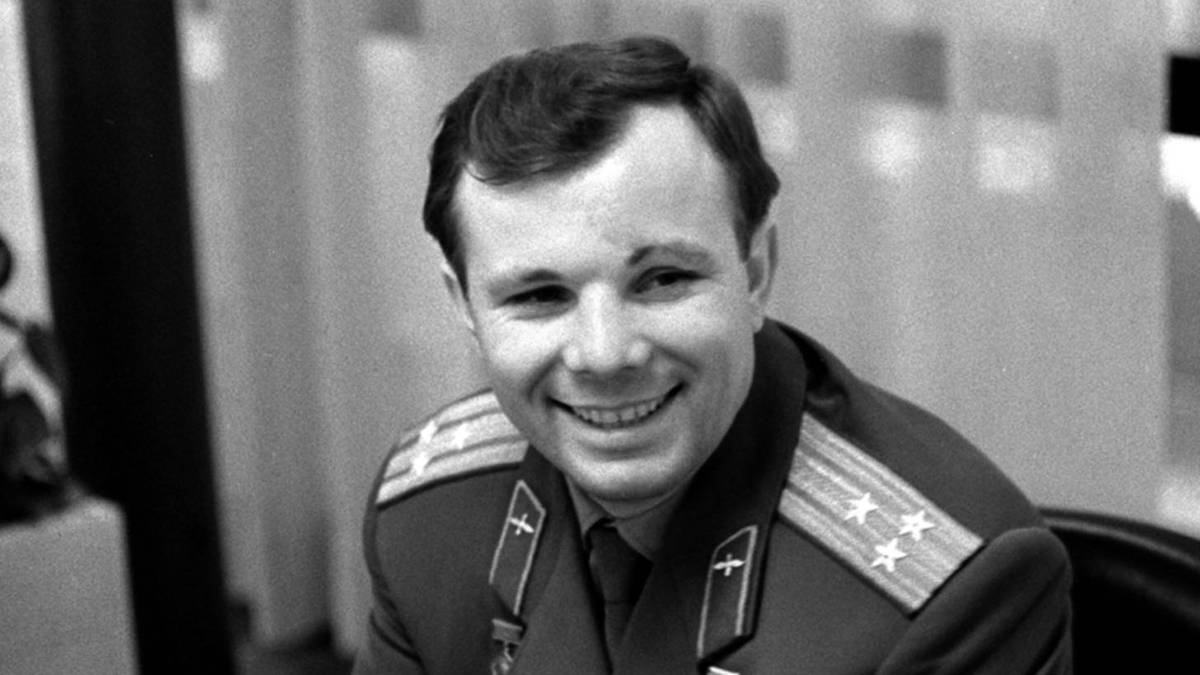 Неизвестный Гагарин: какие факты рассекретили из личного дела первого космонавта