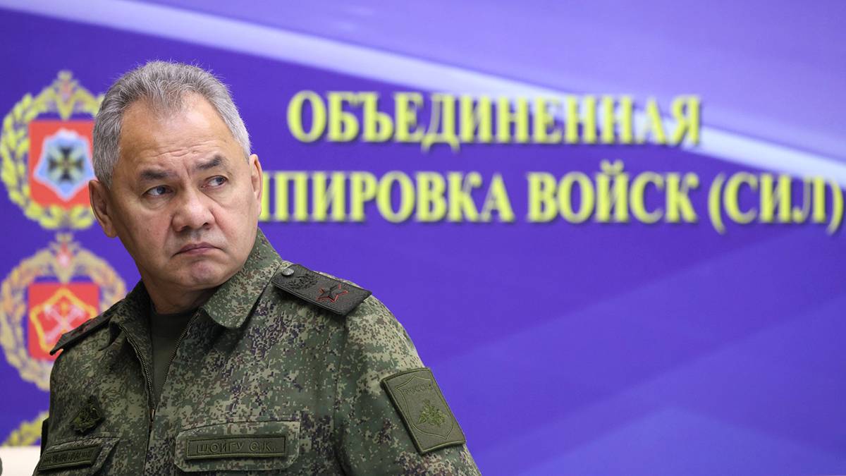 Шойгу выразил соболезнования после смерти главы Верховного суда РФ Лебедева