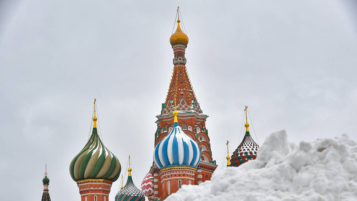 Высота сугробов в Москве и области превысила существующую норму почти в 1,5 раза