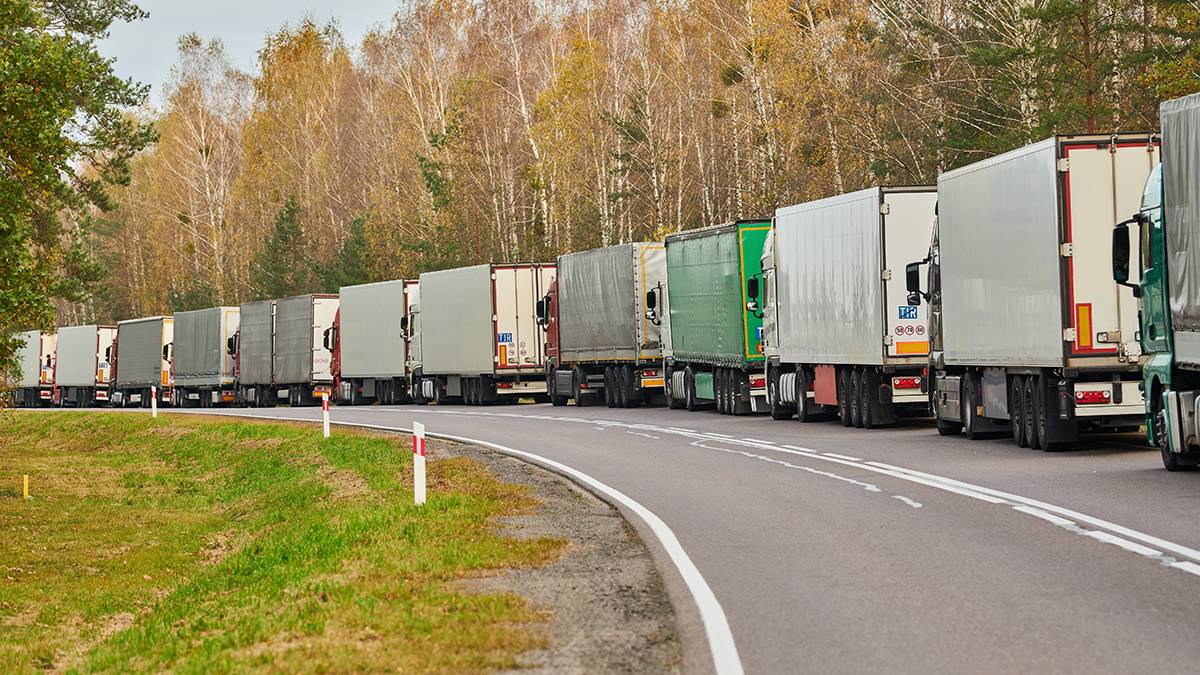 В Минтрансе допустили сокращение списка разрешенных к перевозке фурами из ЕС товаров