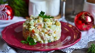 Как долго можно хранить салаты в холодильнике