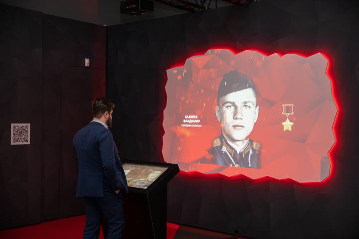 Выставка о героях спецоперации открылась в Музее Победы