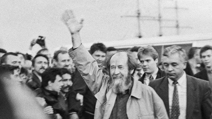 Писатель Александр Солженицын, 1994 год / Владимир Тарабащук /Фотохроника ТАСС Писатель Александр Солженицын, 1994 год / Владимир Тарабащук /Фотохроника ТАСС