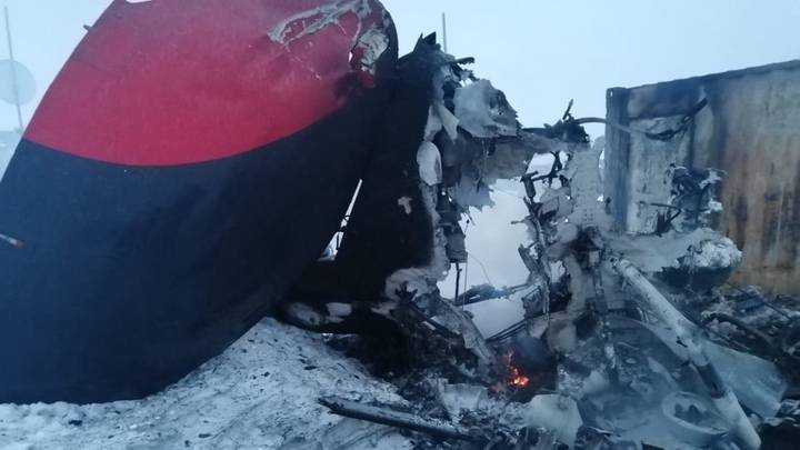 Один человек пострадал в результате аварийной посадки вертолета Ми-8 в Магаданской области