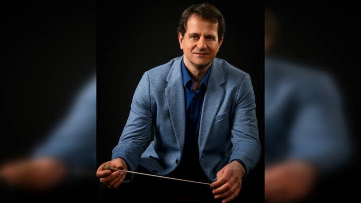 До сих пор слушаю пластинки: дирижер Сергей Кондрашев убежден, что классику портить нельзя