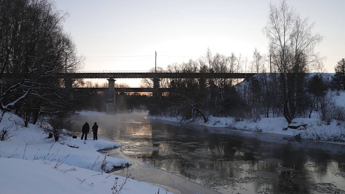 Столичные службы проводят очистку реки Нищенки на юго-востоке Москвы