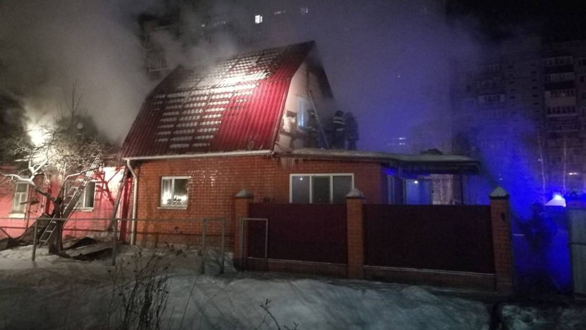Два человека погибли при пожаре в Подмосковье