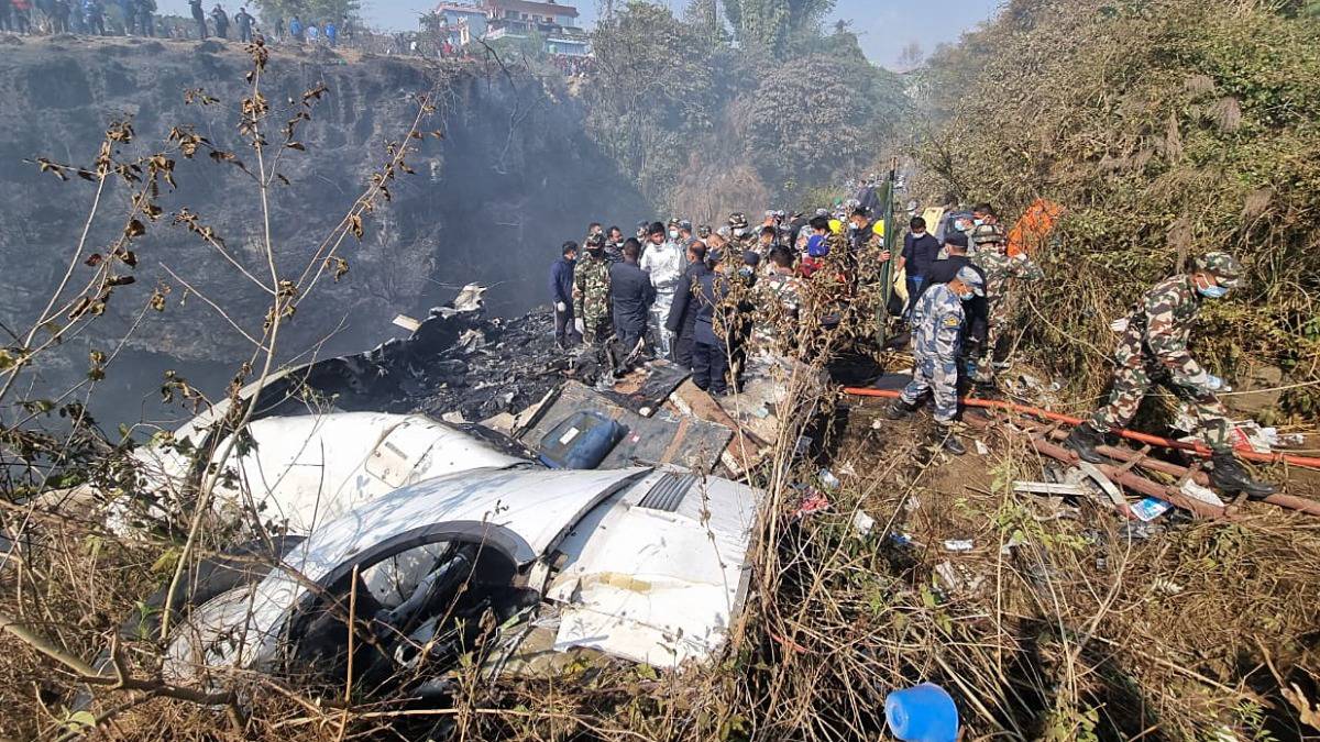 «Сознательные действия»: авиаэксперт Романов назвал возможную причину крушения самолета в Непале