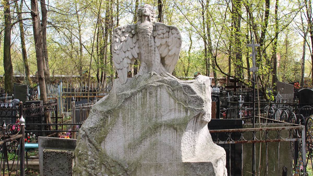 Надгробный памятник на могиле Михаила Пришвина отреставрируют
