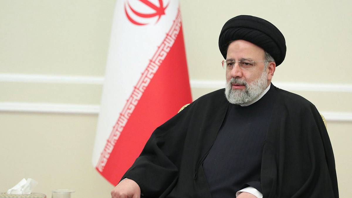«Зона турбулентности»: как изменится политика Ирана после смерти президента Раиси 