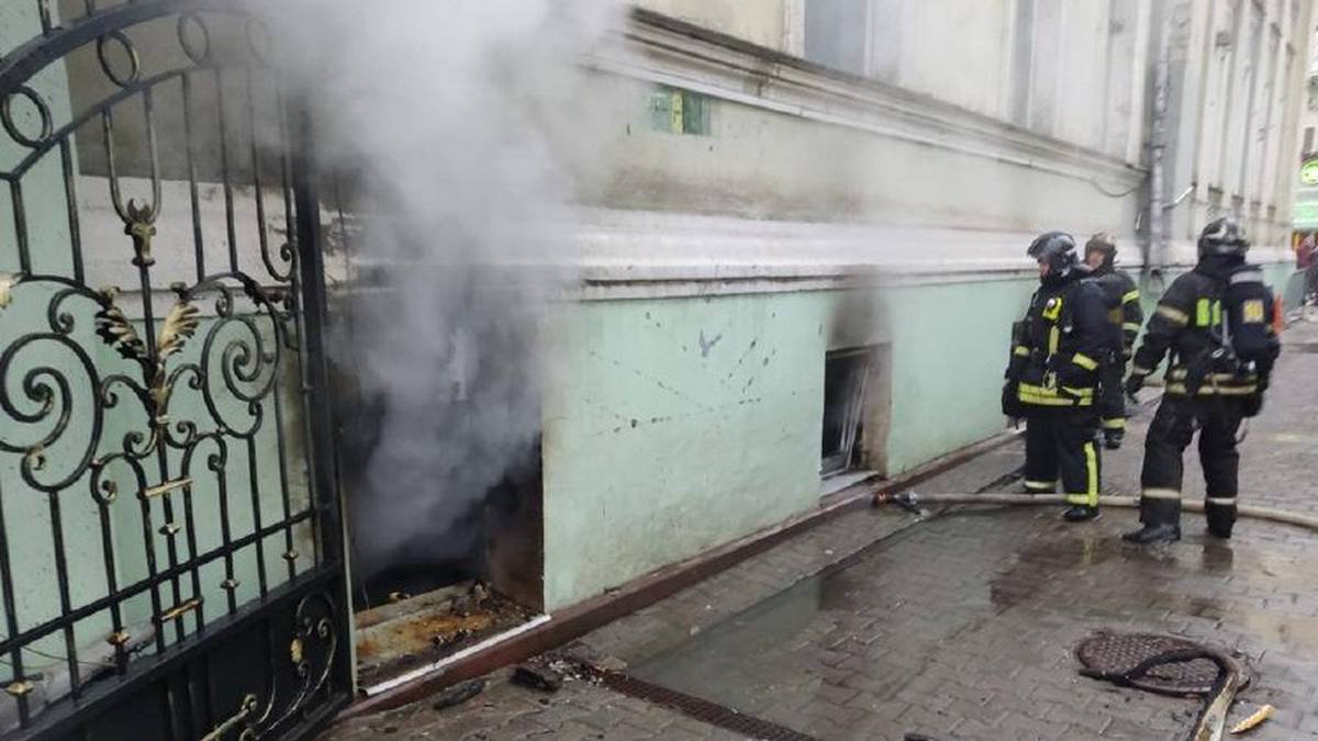 Пожар произошел в кальянной в центре столицы