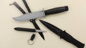 Mash: Напавший на одноклассника в Подмосковье хотел пронести в школу ножи