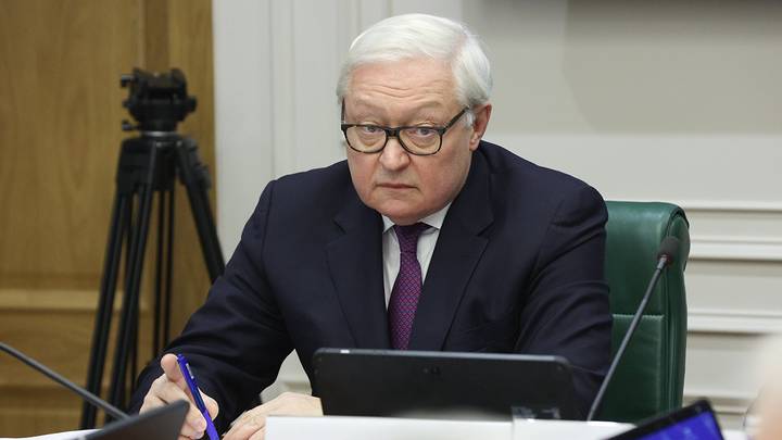 Рябков: Заявления США о поставках танков Украине являются отрицанием очевидного
