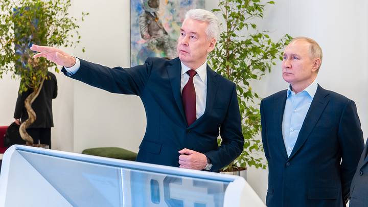 Владимир Путин похвалил работу мэра Москвы по созданию инновационного центра МГУ