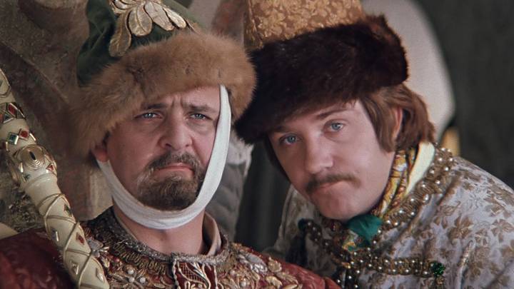 Царь жарит котлеты, ядерный взрыв и синагога: какие эпизоды не вошли в фильмы Леонида Гайдая