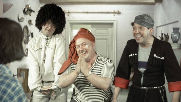 Царь жарит котлеты, ядерный взрыв и синагога: какие эпизоды не вошли в фильмы Леонида Гайдая