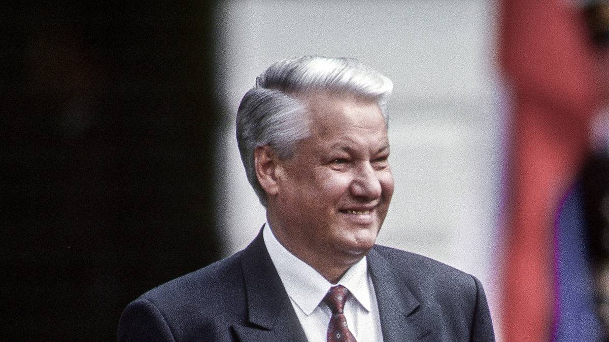 Политолог Калачев объяснил, почему провалились попытки импичмента Ельцина