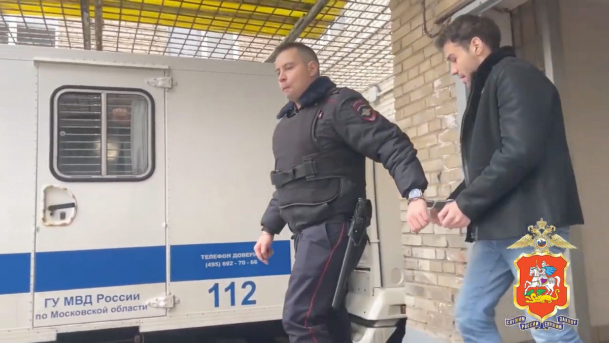 Появилось видео с лжегазовщиками, которые украли у пенсионера в Подольске 90 тысяч рублей