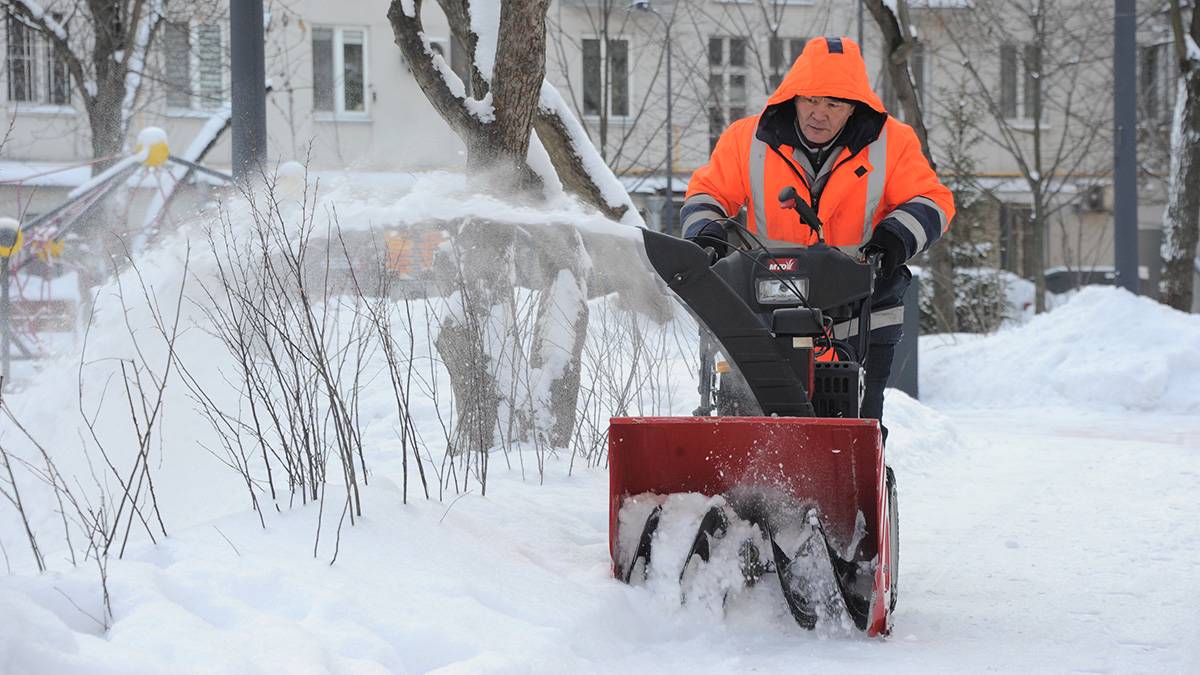 Городские службы работают в усиленном режиме из-за нового обильного снегопада