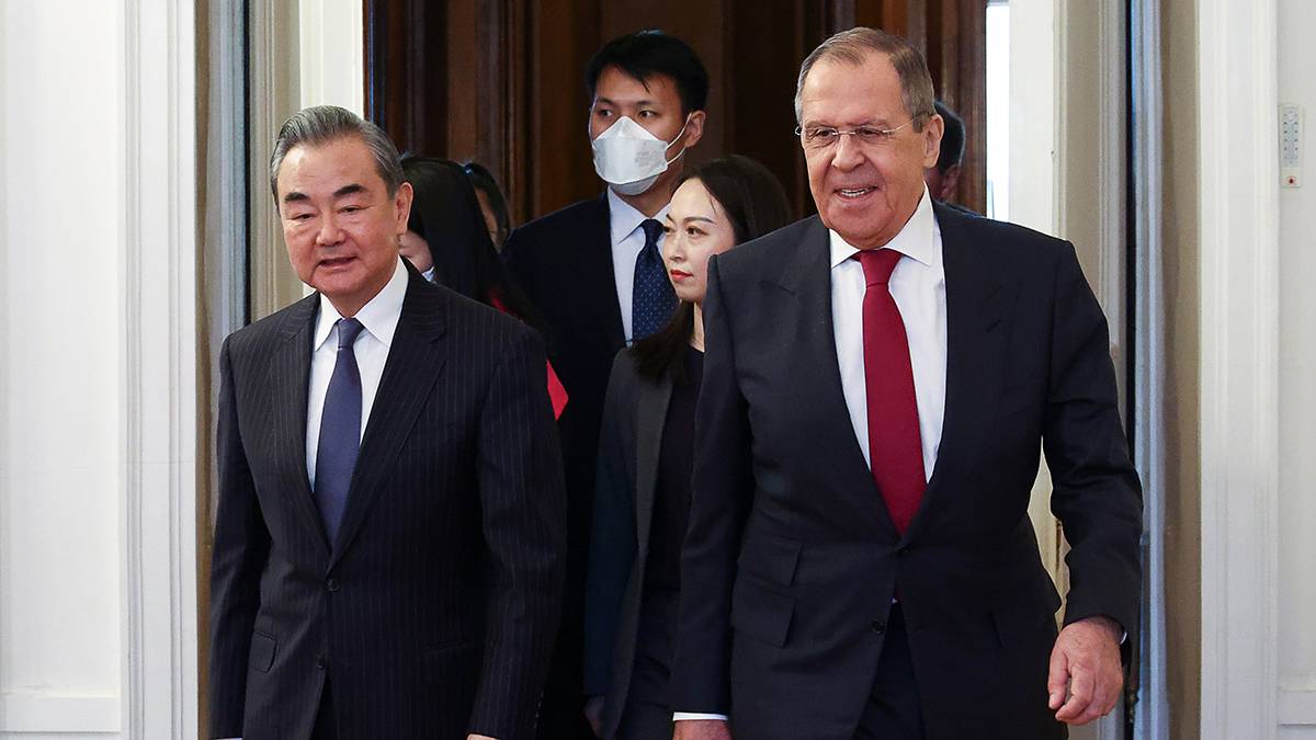 Ван И заявил Лаврову, что ожидает «выхода на новые договоренности» между КНР и РФ